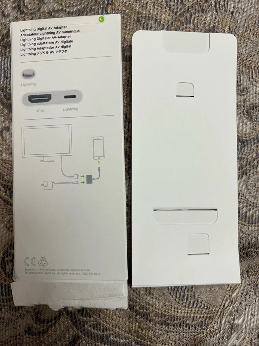 Apple Lightning to Digital AV Adapter - White and Silver Accents